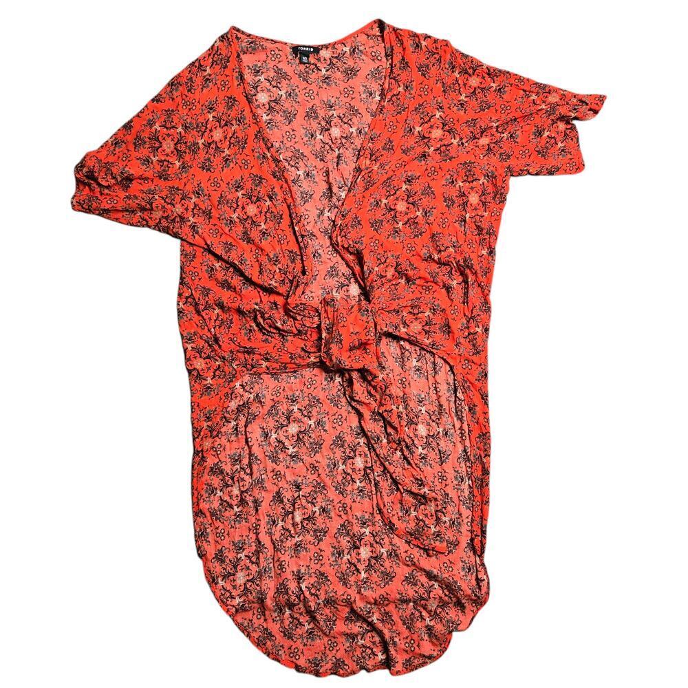 Torrid Floral Half Front Tie Kimono Size: 1/2